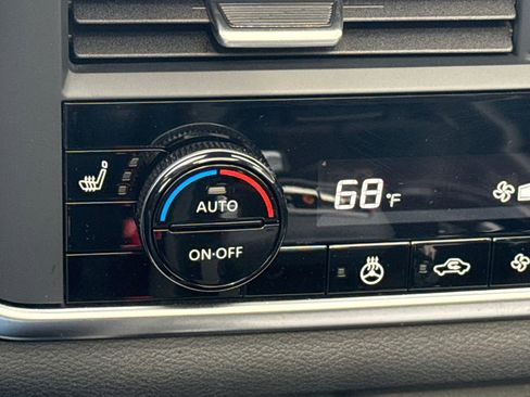 Used 2023 Nissan Rogue SV w/ SV Premium B Package image 25