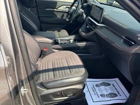 Certified 2025 Ford Explorer ST-Line AWD/4WD image 4