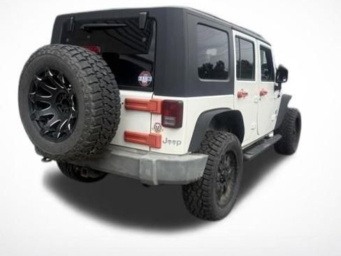 Used 2009 Jeep Wrangler Unlimited X AWD/4WD image 2