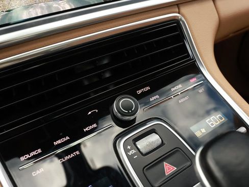 Used 2018 Porsche Panamera 4 AWD/4WD image 56