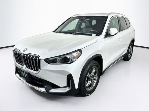 Used 2025 BMW X1 xDrive28i AWD/4WD image 3