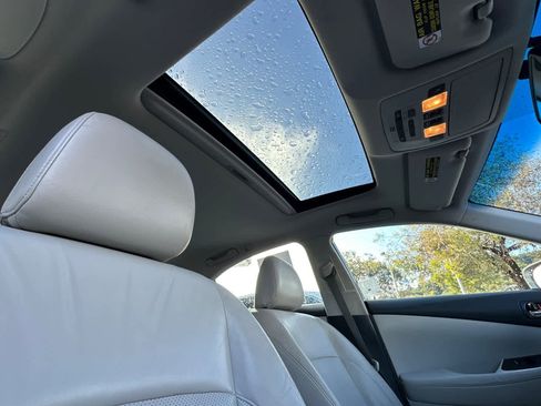 Used 2010 Lexus ES 350 w/ Preferred Accessory Package image 15