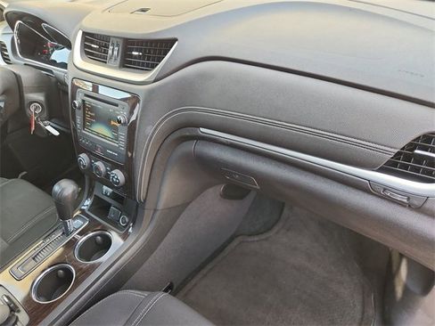 Used 2017 Chevrolet Traverse LT image 26