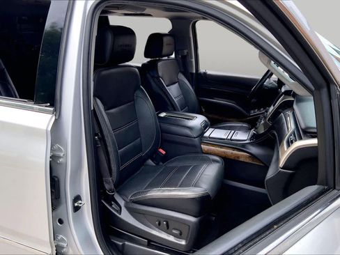 Used 2016 GMC Yukon XL Denali w/ Open Road Package RWD image 8