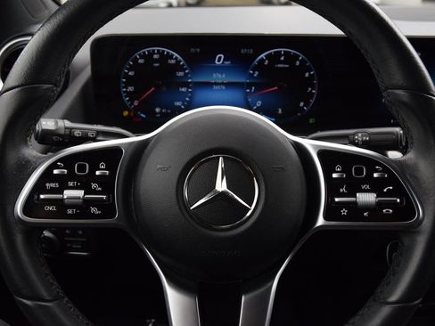 Certified 2022 Mercedes-Benz GLA 250 image 22