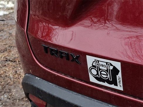 Certified 2025 Chevrolet Trax RS w/ Driver Confidence Package image 5