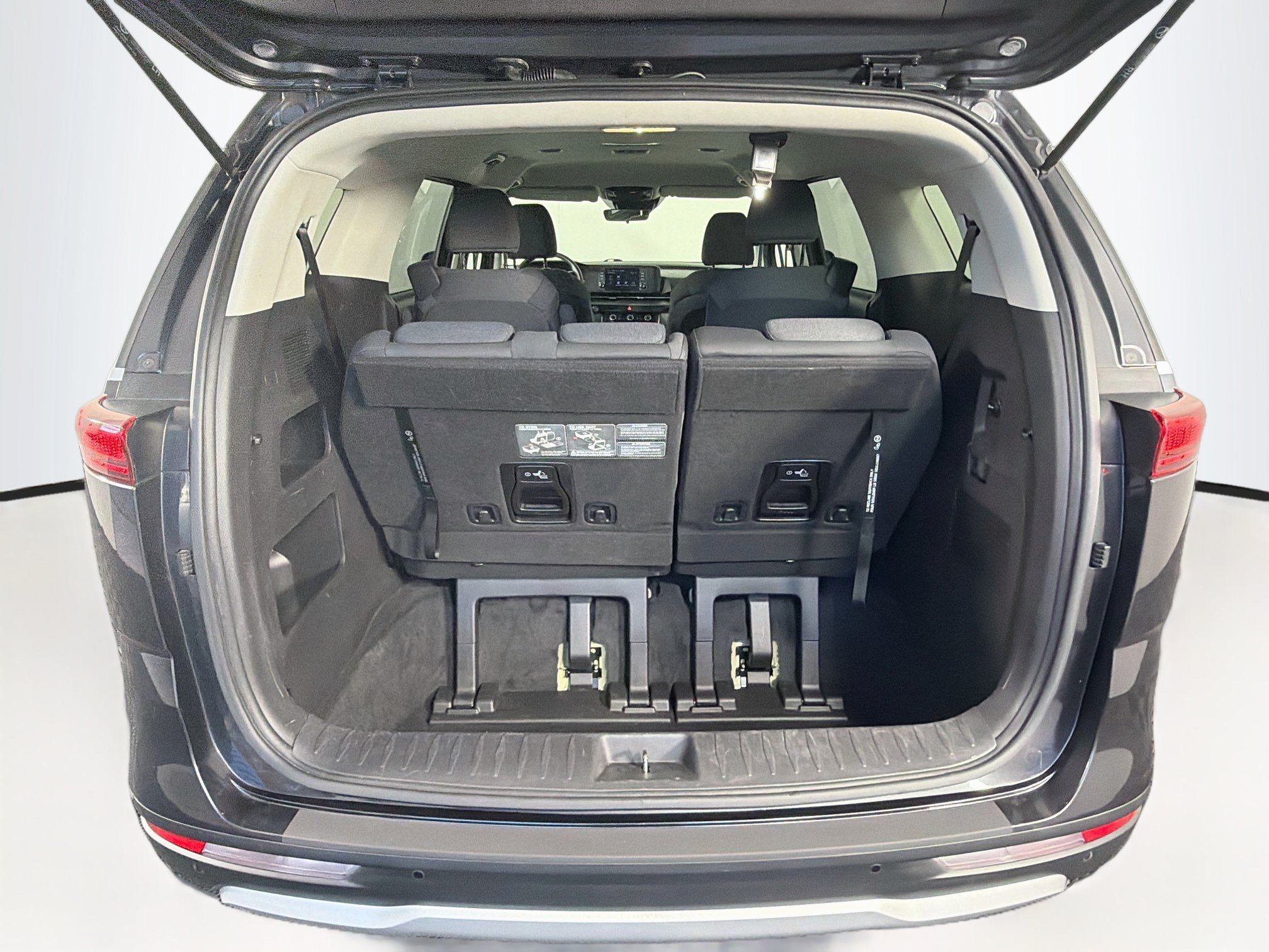 Used 2022 Kia Carnival LX FWD image 31