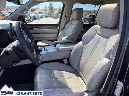 Used 2023 Jeep Wagoneer Series III w/ Premium Group I AWD/4WD image 14