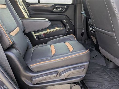 Used 2024 GMC Yukon AT4 w/ AT4 Premium Package AWD/4WD image 18