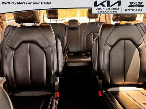Used 2023 Chrysler Pacifica Touring-L FWD image 14