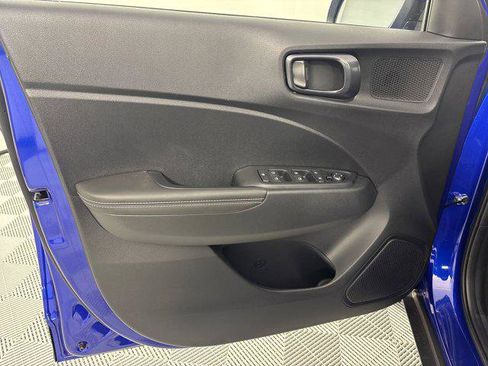 New 2025 Hyundai Venue Limited image 13