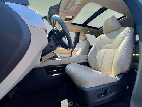 Used 2024 Nissan Murano Platinum w/ Cargo Package AWD/4WD image 9