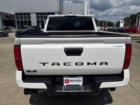 Certified 2025 Toyota Tacoma TRD Sport AWD/4WD image 4