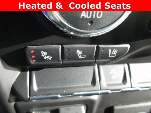 Used 2021 GMC Sierra 2500 AT4 image 12