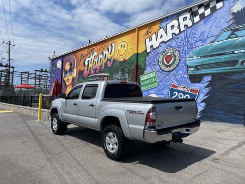 Used 2013 Toyota Tacoma 4x4 Double Cab w/ TRD Off-Road Pkg image 3