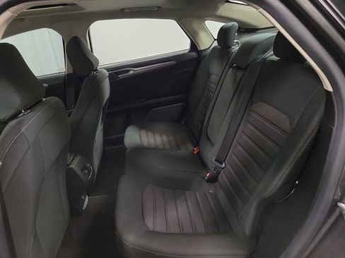 Used 2020 Ford Fusion SE image 25