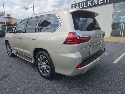 Used 2017 Lexus LX 570 4WD w/ Luxury Package image 3
