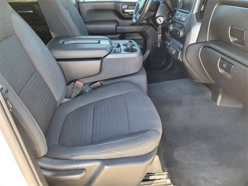 Used 2022 Chevrolet Silverado 2500 Custom w/ Custom Convenience Package image 9