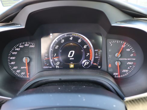 Used 2017 Chevrolet Corvette Stingray Coupe RWD image 22