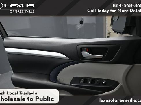 Used 2017 Toyota Highlander XLE FWD image 17
