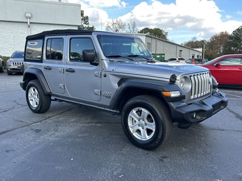 Used 2018 Jeep Wrangler Unlimited Sport S image 2