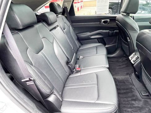 Used 2024 Kia Sorento S w/ Panoramic Sunroof Package AWD/4WD image 13