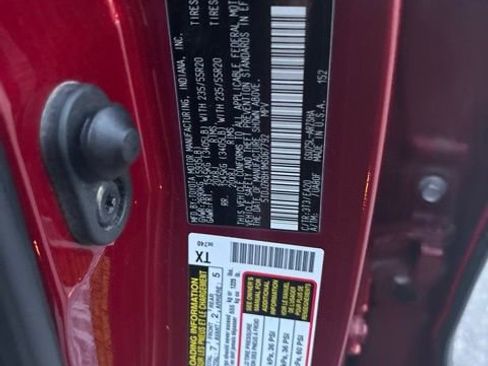 Used 2021 Toyota Highlander XSE AWD/4WD image 40