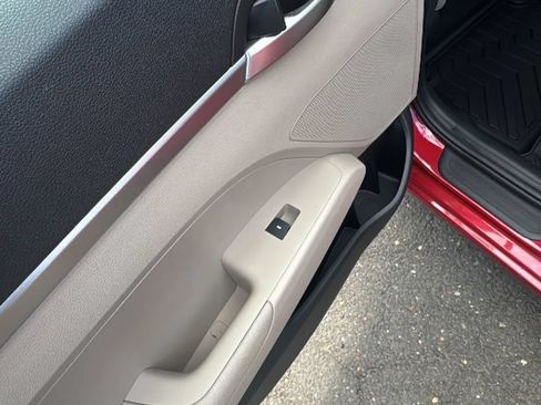 Used 2020 Hyundai Elantra SE FWD image 15