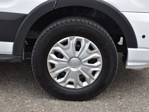 Used 2025 Ford Transit 350 XLT RWD image 4