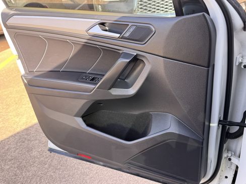 Used 2023 Volkswagen Tiguan SE R-Line image 23