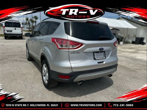 Used 2014 Ford Escape SE w/ Equipment Group 201A FWD image 9