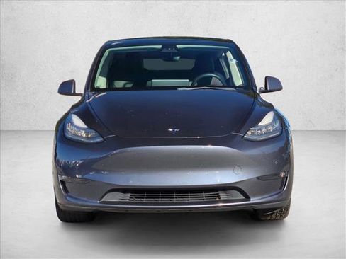 Used 2021 Tesla Model Y Long Range image 2