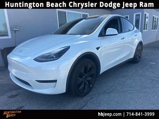 Used 2025 Tesla Model Y Long Range RWD video 1