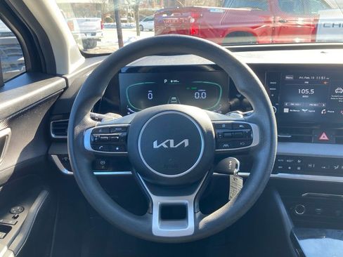 Used 2023 Kia Sportage LX image 12