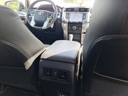 Used 2022 Toyota 4Runner SR5 Premium w/ Moonroof Package RWD image 32