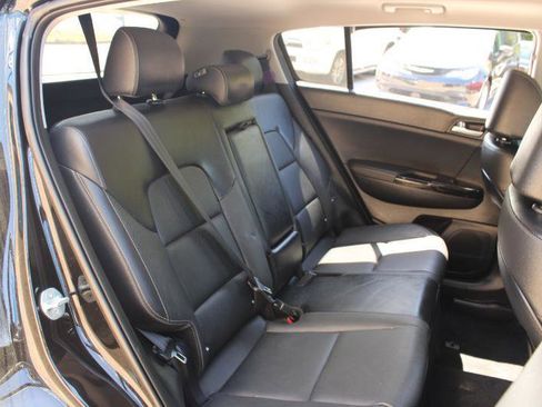 Used 2022 Kia Sportage EX w/ EX Technology Package FWD image 13