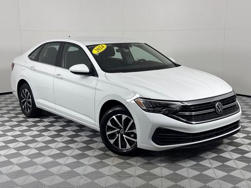 Used 2024 Volkswagen Jetta S image 2