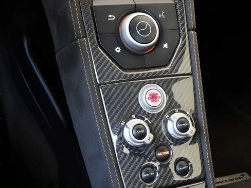 Used 2015 McLaren 650S Spider RWD image 28
