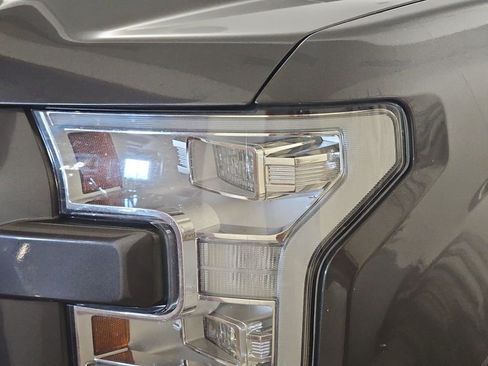 Used 2016 Ford F150 Platinum w/ Equipment Group 701A Luxury AWD/4WD image 32