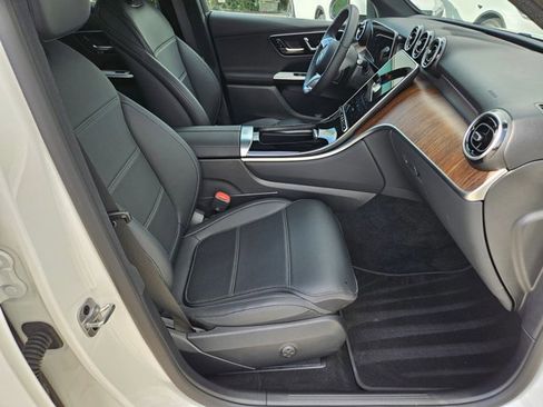 Used 2026 Mercedes-Benz GLC 300 image 21