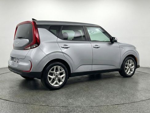 Used 2025 Kia Soul LX w/ LX Technology Package image 9