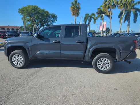 Used 2025 Toyota Tacoma SR RWD image 5