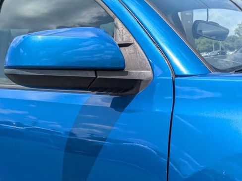 Used 2018 Toyota Tacoma SR5 RWD image 14