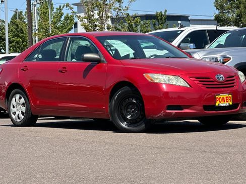 Used 2009 Toyota Camry LE FWD image 2