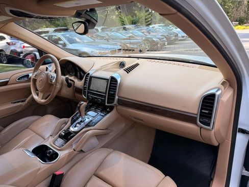 Used 2014 Porsche Cayenne AWD/4WD image 24