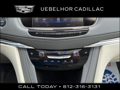 Used 2017 Cadillac XT5 Luxury FWD image 24