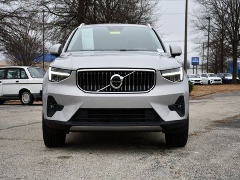 Certified 2023 Volvo XC40 B5 Plus w/ Protection Package Premier image 2