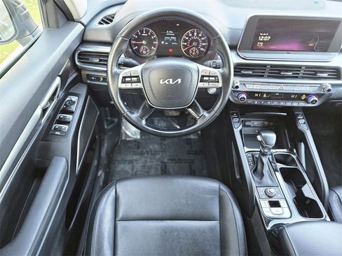 Used 2022 Kia Telluride S image 9