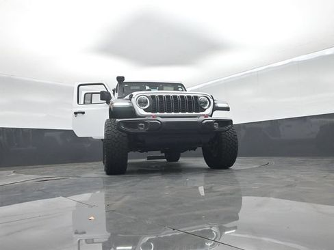 Used 2024 Jeep Wrangler Unlimited Rubicon AWD/4WD image 73