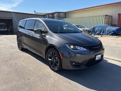 Used 2018 Chrysler Pacifica Touring Plus w/ S Appearance Package